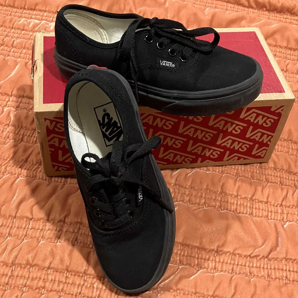 Black authentic vans size 1 little kids